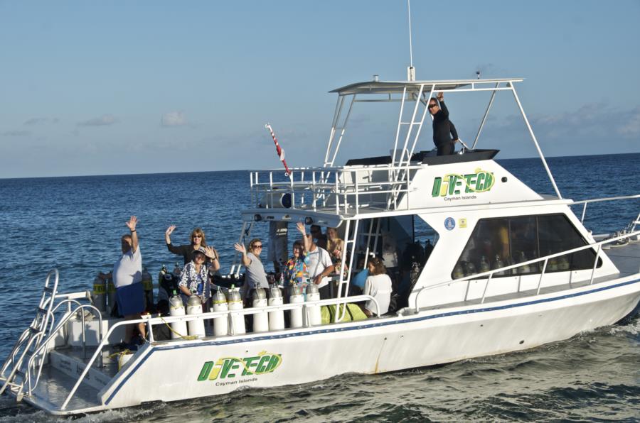 Lighthouse Point - Divetech Boat dives Grand Cayman