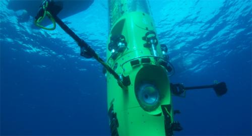 The DeepSea Challenger dives to the bottom of the Mariana Trench