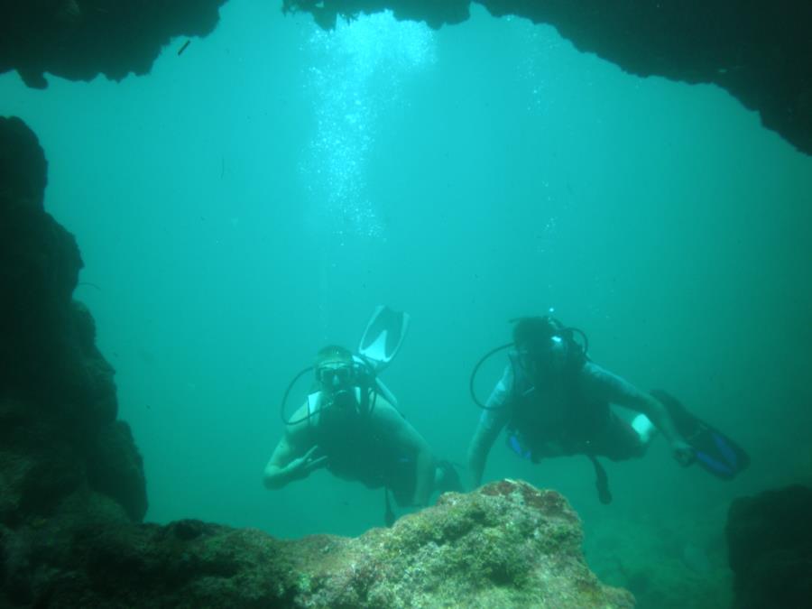 Horseshoe reef - main cave entrance